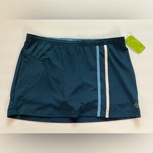 Moving Comfort Women’s Athletic Skort Mini Skirt Size Medium. NWT